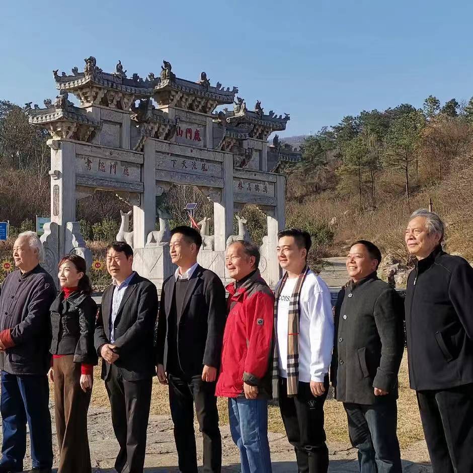 激情岁月诗意人生——记作家、诗人张卫华 激情岁月诗意人生——记作家、诗人张卫华
