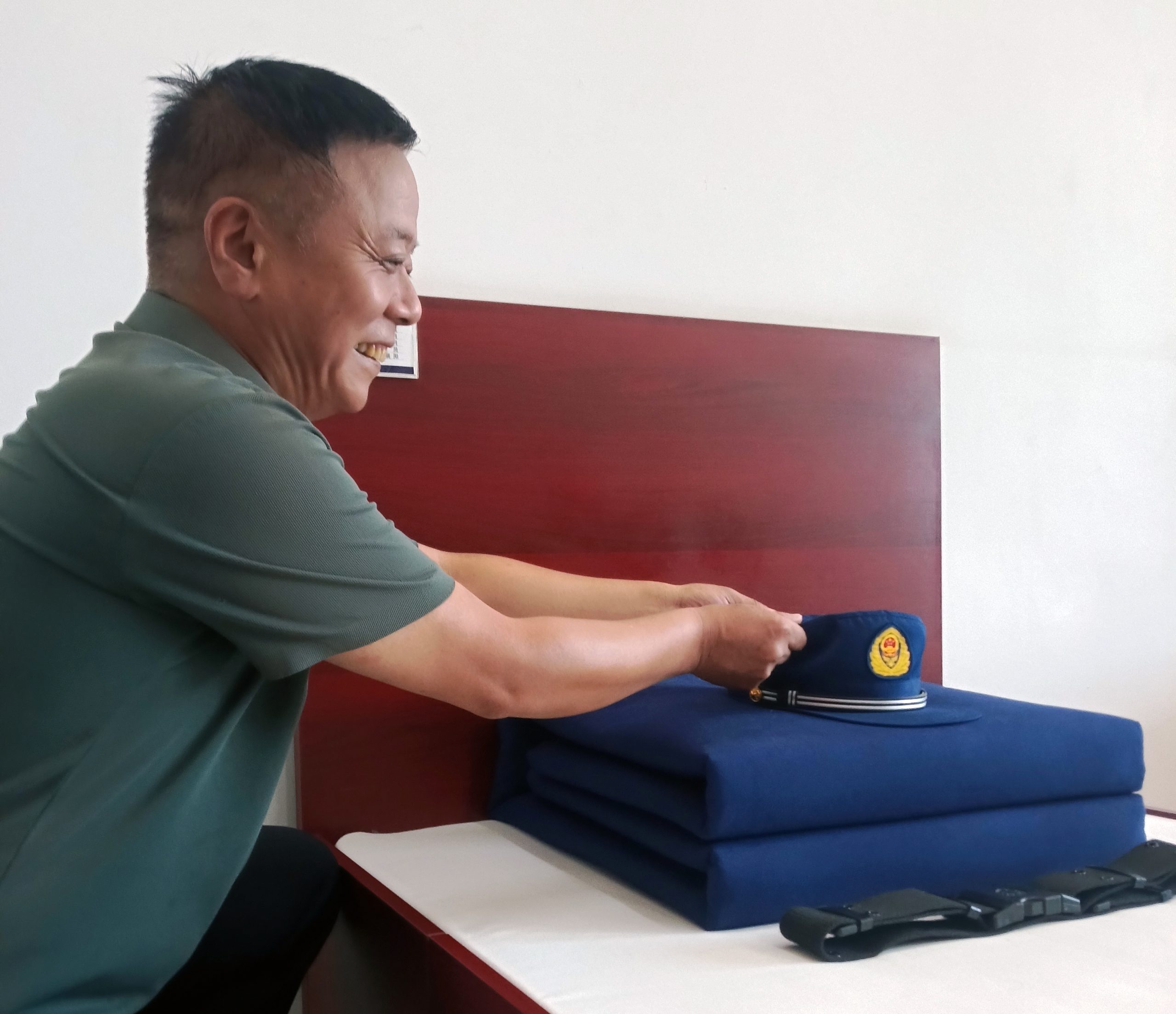 襄阳开展致敬“火焰蓝”庆“八一”活动 襄阳开展致敬“火焰蓝”庆“八一”活动
