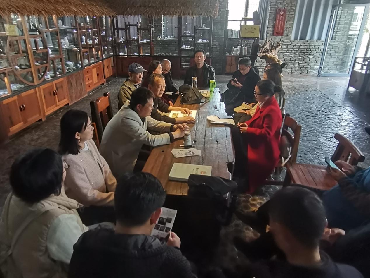 老河口市作协文艺轻骑兵走进洪山嘴镇、西关奇石村采风